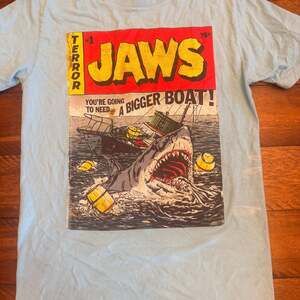 Jaws Men's Pulp Attack Comic Cover Graphic T-Shirt - Light Blue